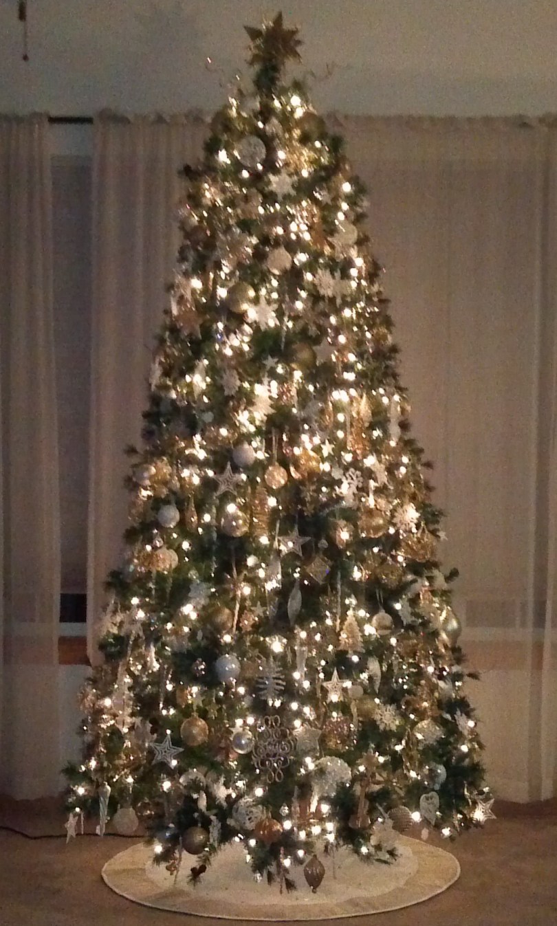 2012 White Gold 9 ft Tree