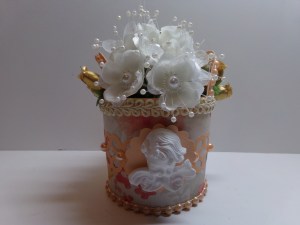 Round Basket with Handle Front